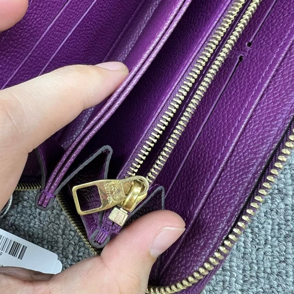 100% Authentic Louis Vuitton Empreinte Purple Zippy - Picture 9 of 13